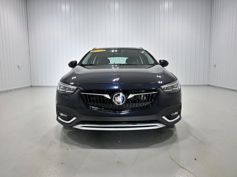 Used 2018 Buick Regal Essence w/ Driver Confidence Package #1 AWD/4WD image 21