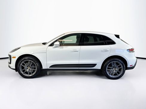 Used 2025 Porsche Macan image 2