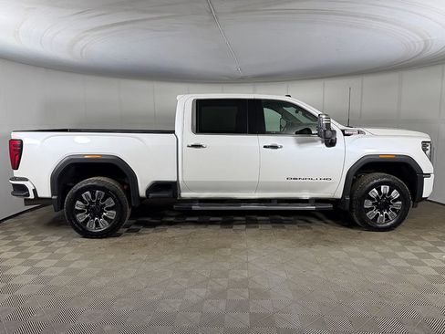 Used 2024 GMC Sierra 2500 Denali w/ Denali Reserve Package AWD/4WD image 18