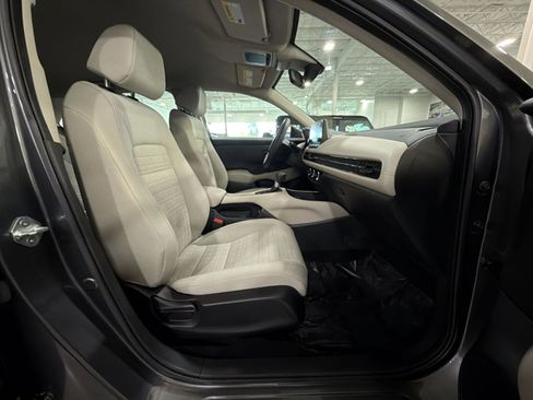 Used 2023 Honda HR-V LX image 35