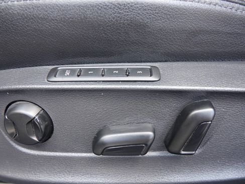 Used 2013 Volkswagen Passat TDI SEL Premium FWD image 54