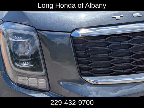 Used 2022 Kia Telluride LX FWD image 3