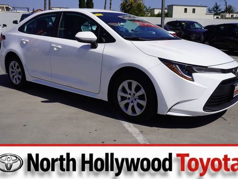 Certified 2025 Toyota Corolla LE image 1