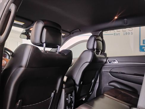 Used 2021 Jeep Grand Cherokee Laredo X RWD image 47