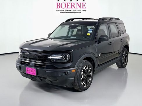 Used 2023 Ford Bronco Sport Outer Banks w/ Tech Package image 3