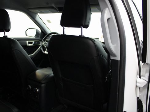 Used 2021 Ford Explorer XLT w/ Equipment Group 202A image 26