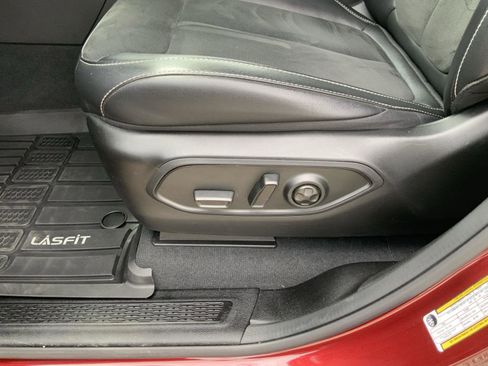 Used 2024 Jeep Grand Cherokee L Altitude AWD/4WD image 25