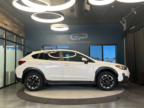 Used 2021 Subaru Crosstrek 2.0i Premium w/ Moonroof Package AWD/4WD image 2