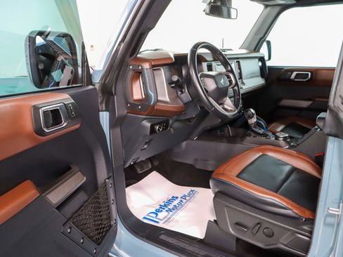 Used 2023 Ford Bronco Outer Banks image 4