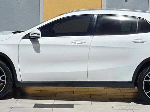 Used 2019 Mercedes-Benz GLA 250 w/ Convenience Package image 4