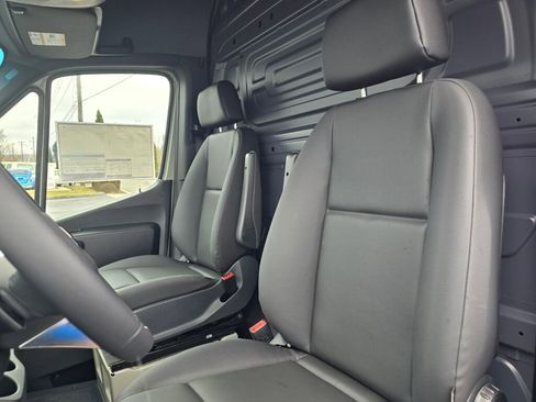 New 2025 Mercedes-Benz Sprinter 2500 image 17