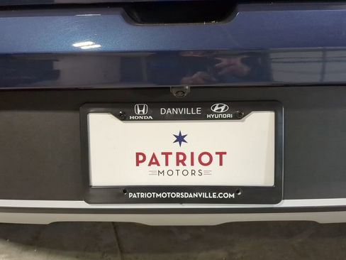 Used 2025 Hyundai Venue Limited image 27