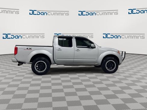 Used 2009 Nissan Frontier PRO-4X w/ Technology Pkg AWD/4WD image 9