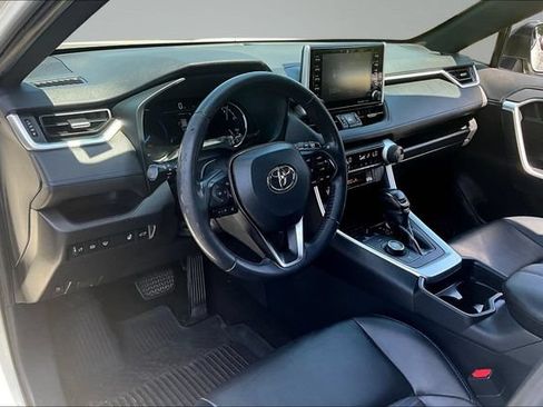 Used 2019 Toyota RAV4 XSE w/ XSE Weather Package AWD/4WD image 17