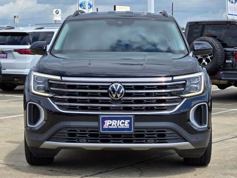 Used 2024 Volkswagen Atlas SE w/ Black Wheel Package FWD image 2