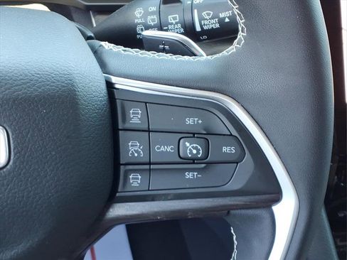 Used 2024 Jeep Grand Cherokee Limited w/ Luxury Tech Group II AWD/4WD image 30