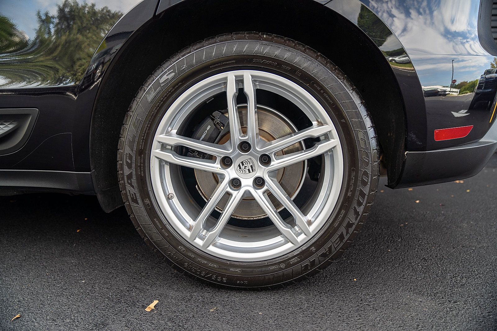 Used 2023 Porsche Macan AWD/4WD image 24