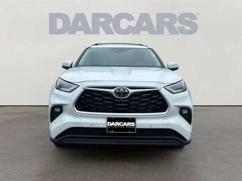 Used 2023 Toyota Corolla XSE image 2