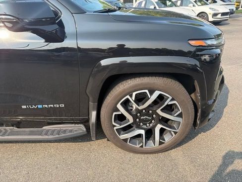 Used 2024 Chevrolet Silverado EV RST AWD/4WD image 6