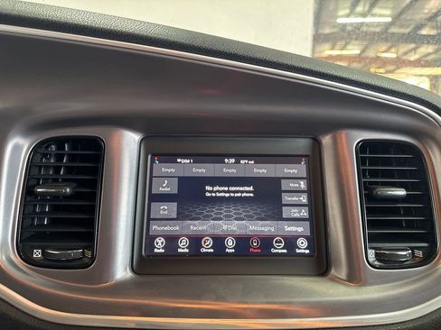 Used 2019 Dodge Charger SXT image 13