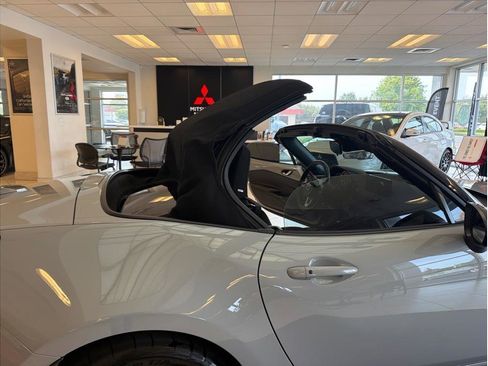 Used 2024 MAZDA MX-5 Miata Club RWD image 34