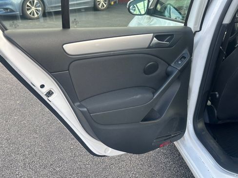 Used 2013 Volkswagen Golf TDI image 24