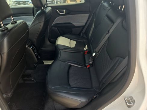 Used 2023 Jeep Compass Latitude AWD/4WD image 28