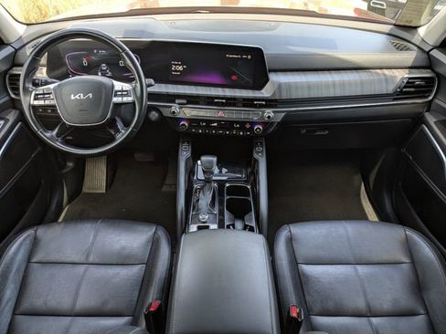 Certified 2024 Kia Telluride EX w/ EX Captain's Chair Package FWD image 20