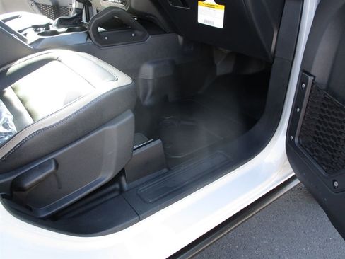 New 2026 Ford Bronco Big Bend w/ Black Diamond Package image 9