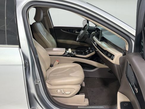 Used 2023 Lincoln Nautilus FWD w/ Premium Package image 25