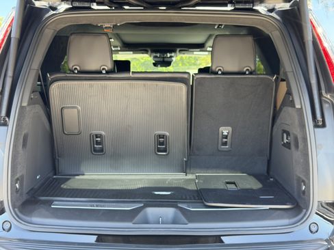 Certified 2022 Cadillac Escalade Premium Luxury Platinum w/ LPO, Radiant Package image 9