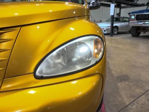 Used 2002 Chrysler PT Cruiser Limited FWD image 33