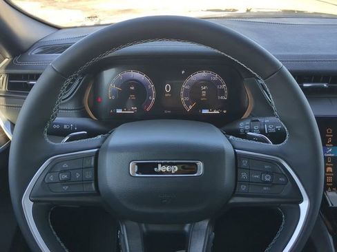 New 2026 Jeep Grand Cherokee Altitude image 33