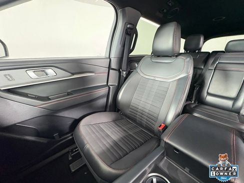 Certified 2025 Ford Explorer ST-Line w/ ST-Line Street Pack AWD/4WD image 18