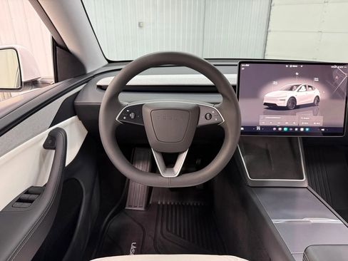 Used 2026 Tesla Model Y Long Range image 20