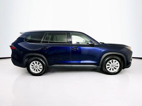 Used 2025 Toyota Grand Highlander XLE image 10