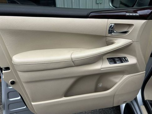 Used 2010 Lexus LX 570 4WD image 10