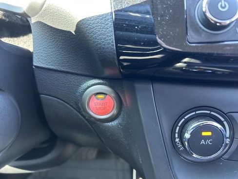 Used 2017 Nissan Sentra SV image 14