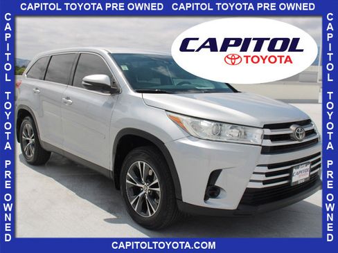 Used 2019 Toyota Highlander LE FWD image 1