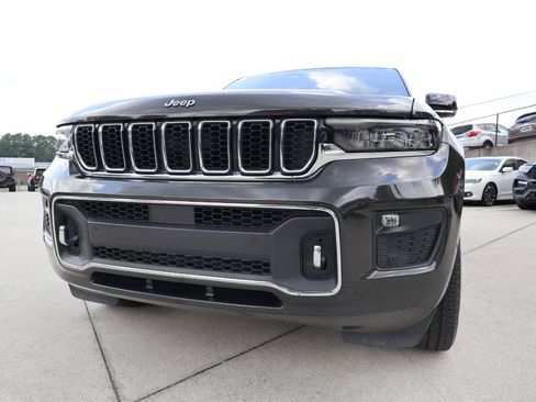 Used 2022 Jeep Grand Cherokee L Overland w/ Luxury Tech Group IV AWD/4WD image 35