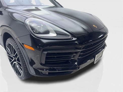 Used 2021 Porsche Cayenne Coupe image 17