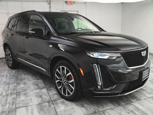 Used 2024 Cadillac XT6 Sport image 3