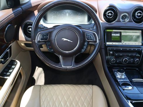 Used 2018 Jaguar XJ L Portfolio AWD/4WD image 8