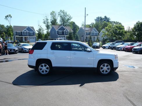 Used 2017 GMC Terrain SLE FWD image 8