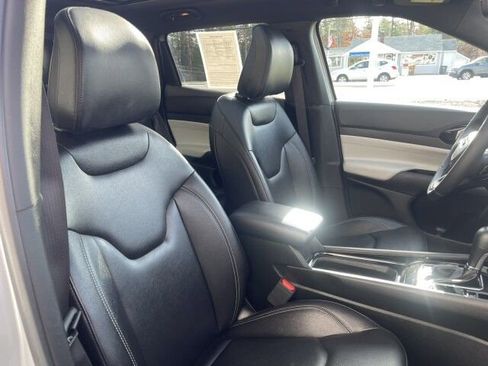 Used 2025 Jeep Compass Limited w/ Sun & Sound Group image 12