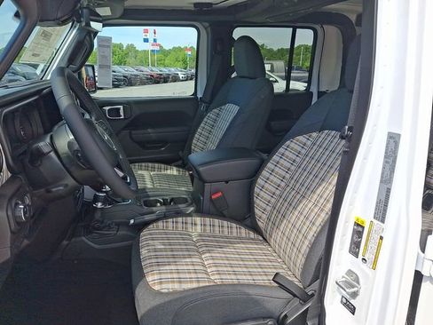New 2026 Jeep Gladiator Sport AWD/4WD image 6