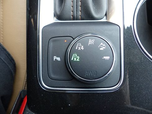 Used 2020 Chevrolet Blazer Premier w/ LPO, Floor Liner Package AWD/4WD image 56