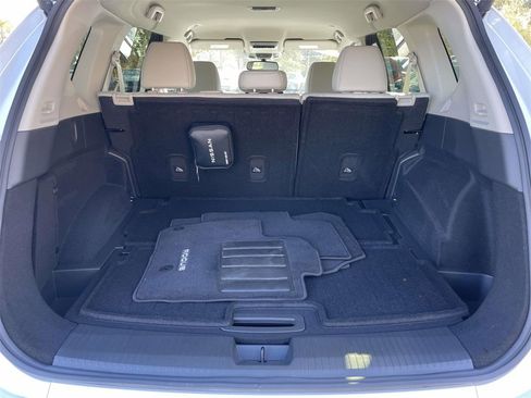 Used 2024 Nissan Rogue SL image 11