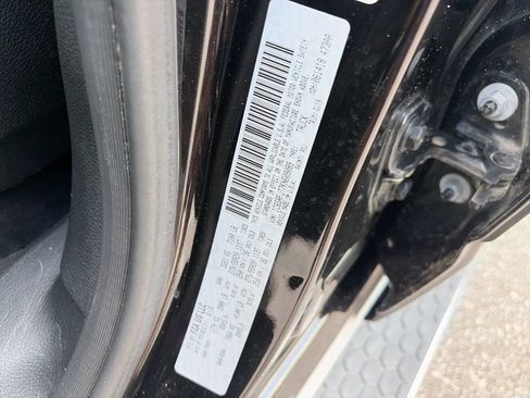 Used 2019 RAM 1500 Laramie AWD/4WD image 27