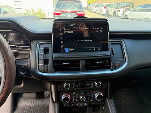 Used 2024 GMC Yukon XL AT4 w/ AT4 Premium Plus Package AWD/4WD image 25